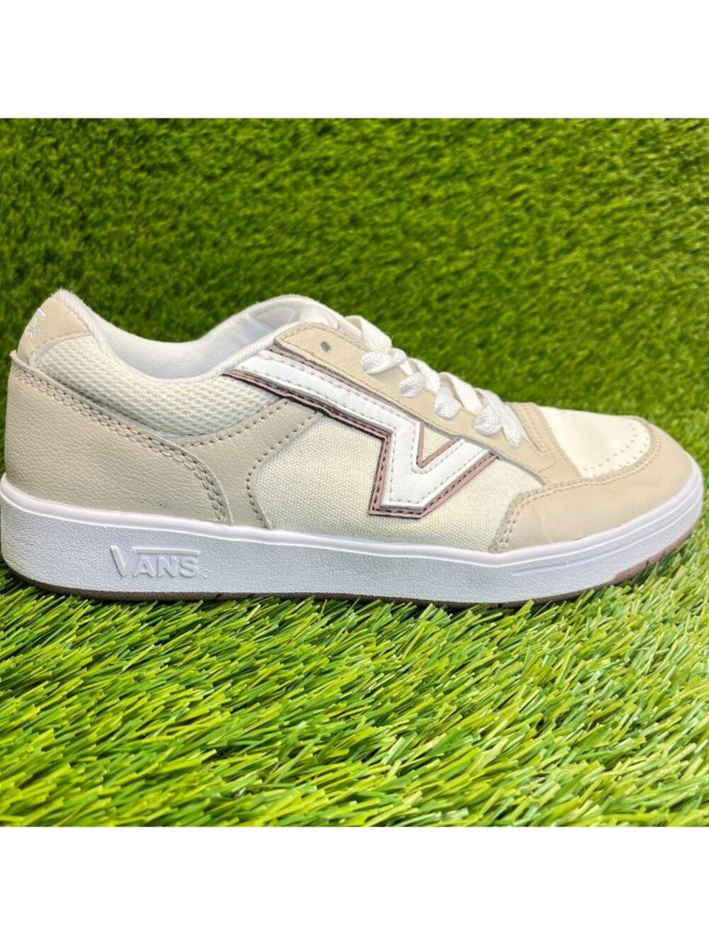 Vans Lowland ComfyCush Womens Size 8 Beige White Athletic Skate Shoes Sneakers